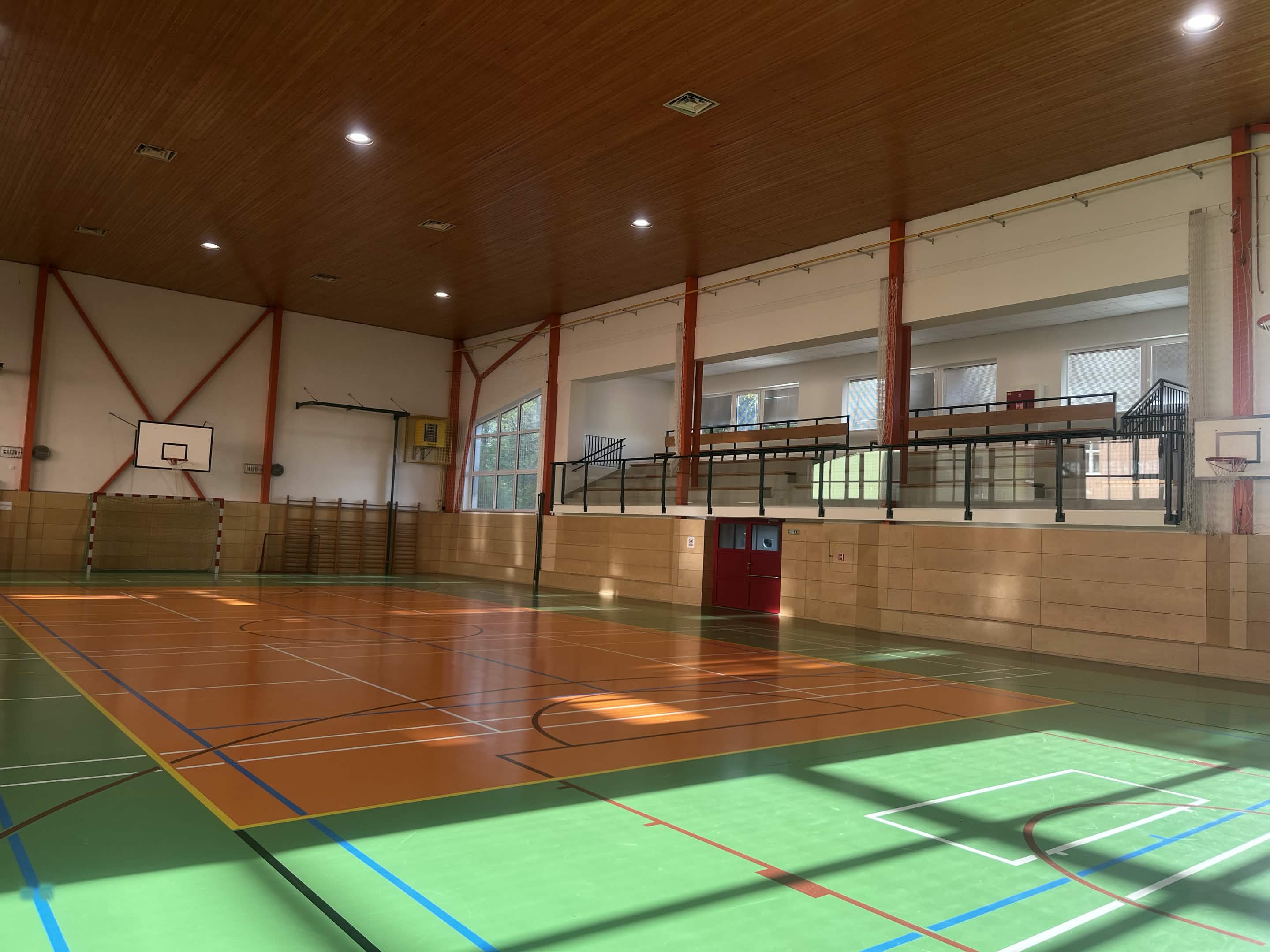 Sportovní hala Horní Jelení — interiér